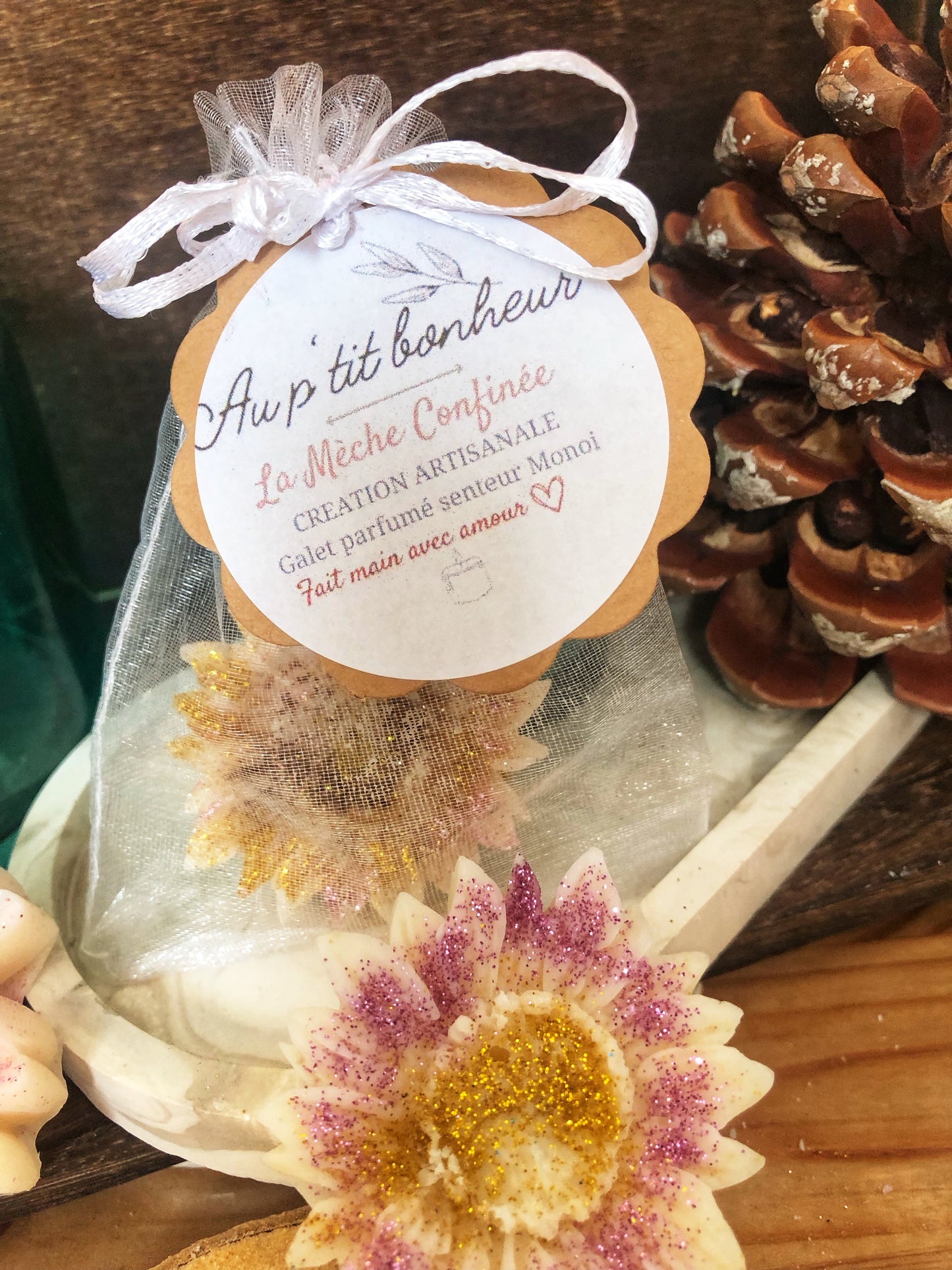 Fleur parfumé ou Galets de cire a suspendre invités
